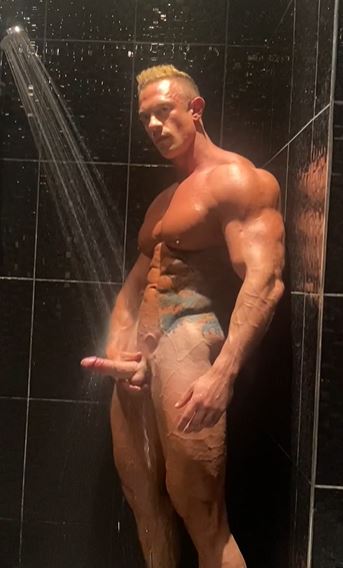 Shower with @charlielondon – Pump Action – OnlyFans